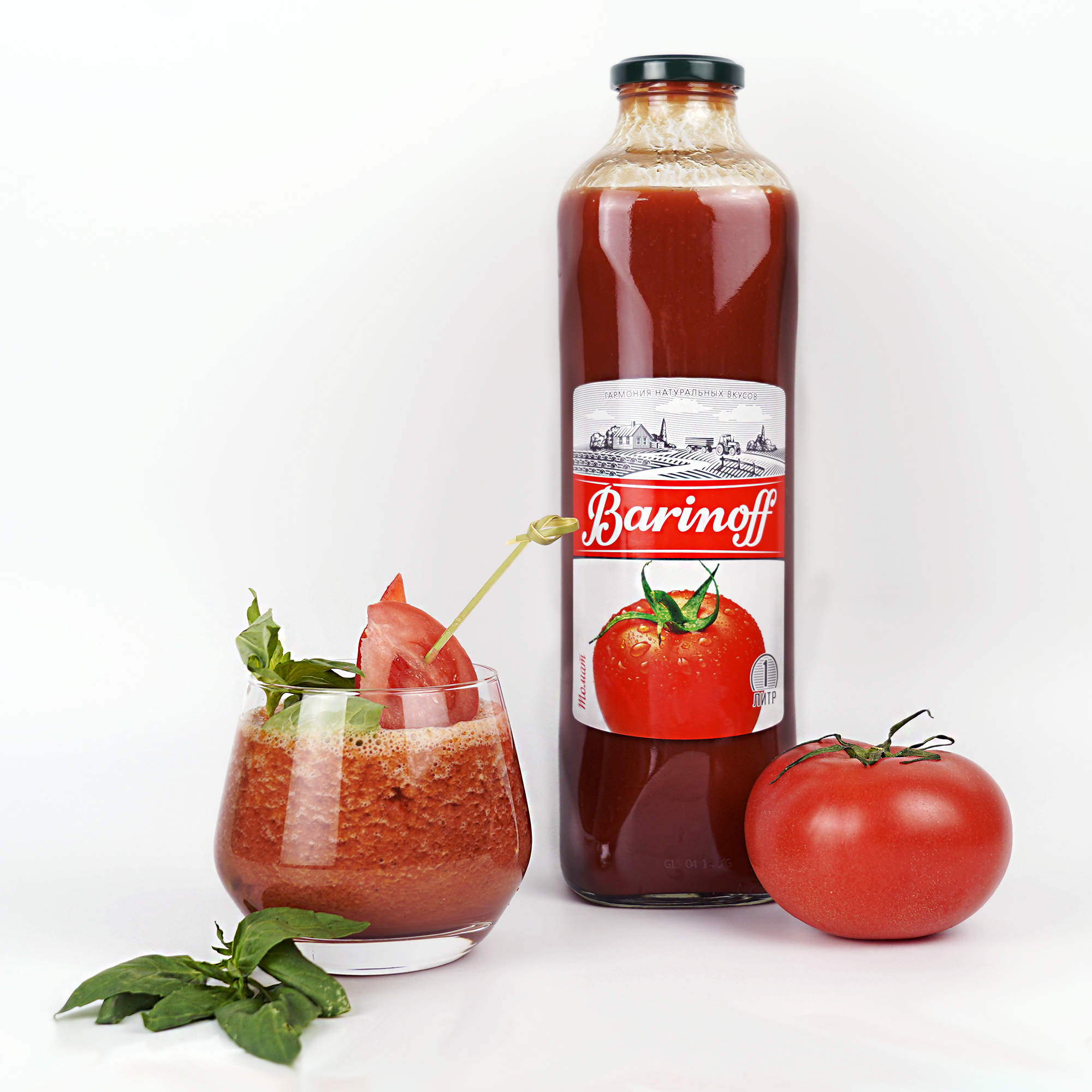 Gazpacho with pepper and basil